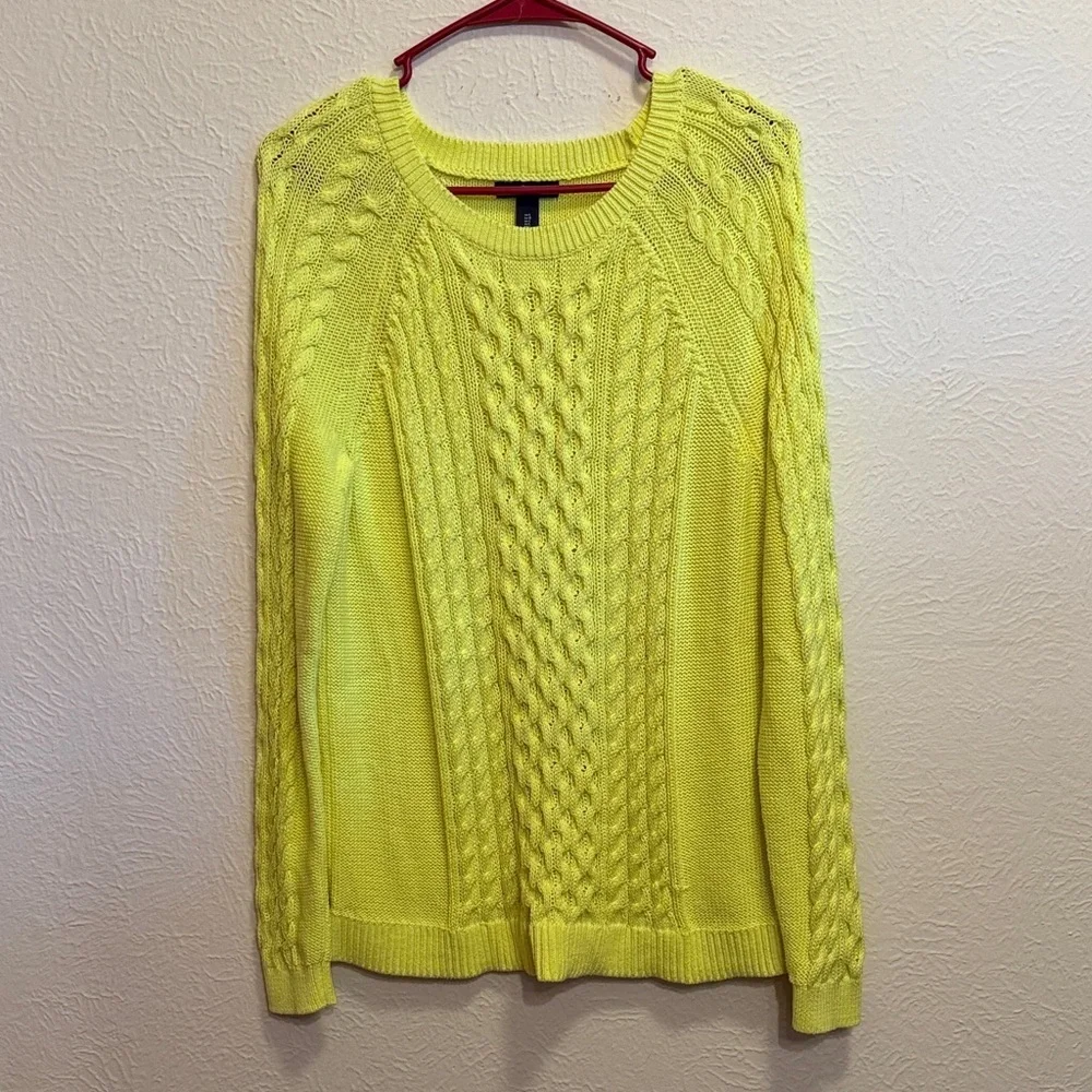 ✅✅✅BOGOHO✅✅✅ Gap Yellow Cable Knit Sweater-Large